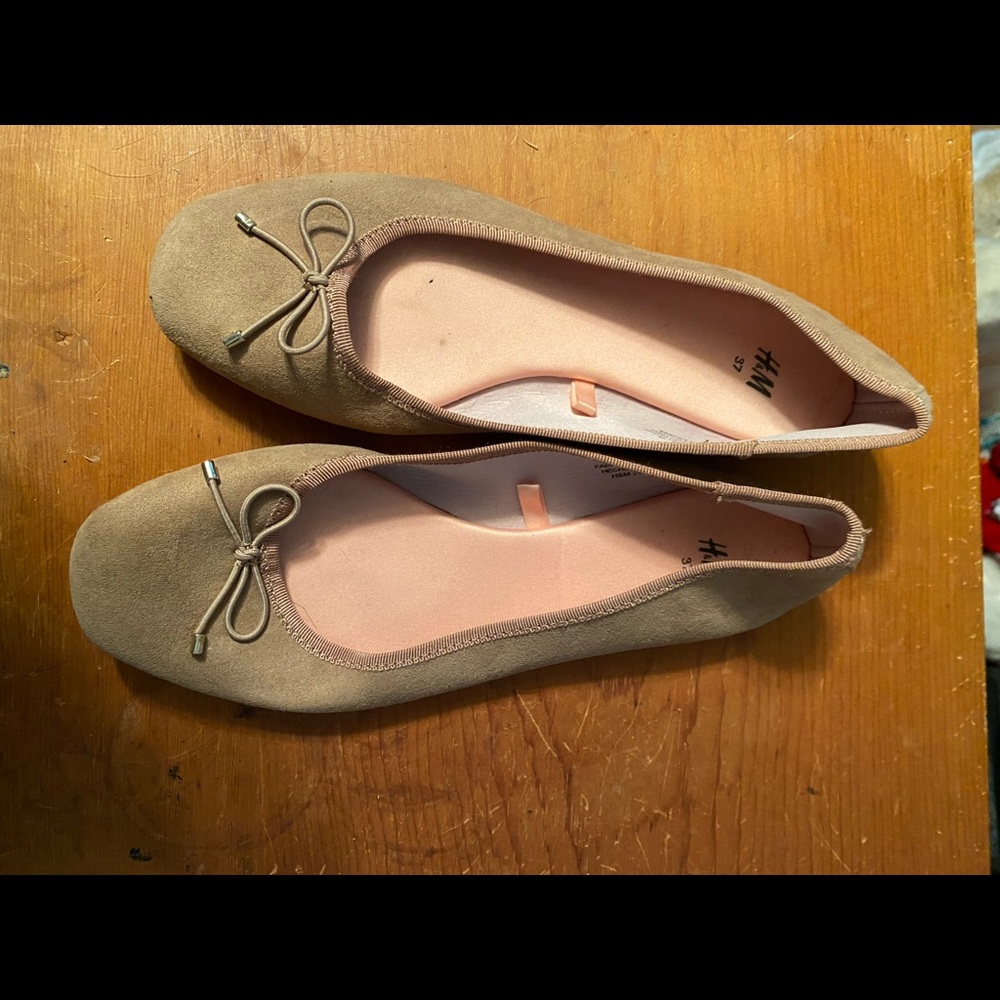 Beige/tan, size 6 H&M flats